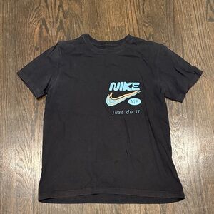 Men’s Medium- Nike tee